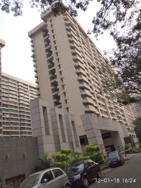 Main - Raheja Vistas, Andheri East